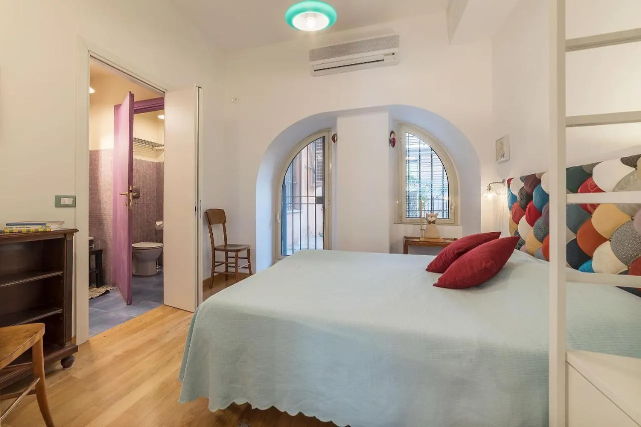 Monti Artistic Flat Apartment Rome Italy